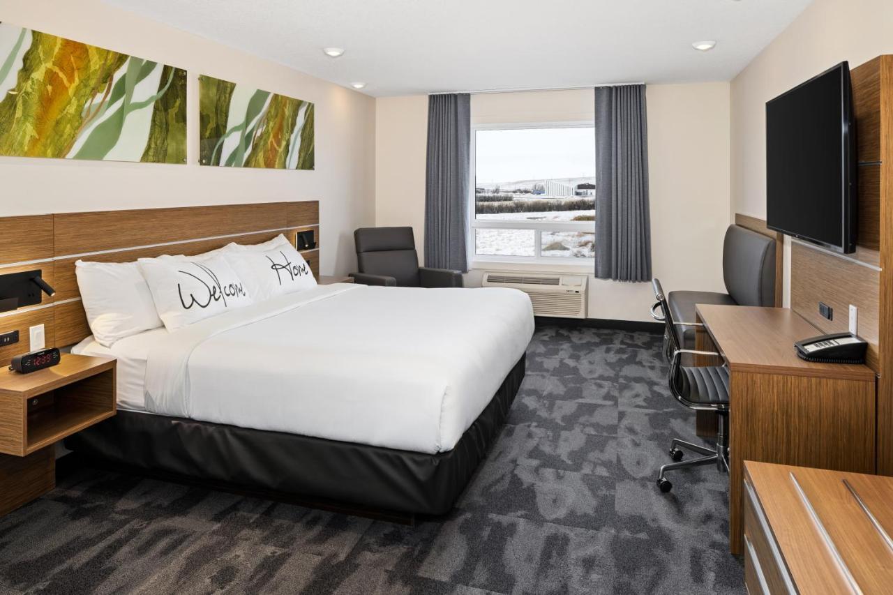 Home Inn & Suites - Swift Current Bagian luar foto