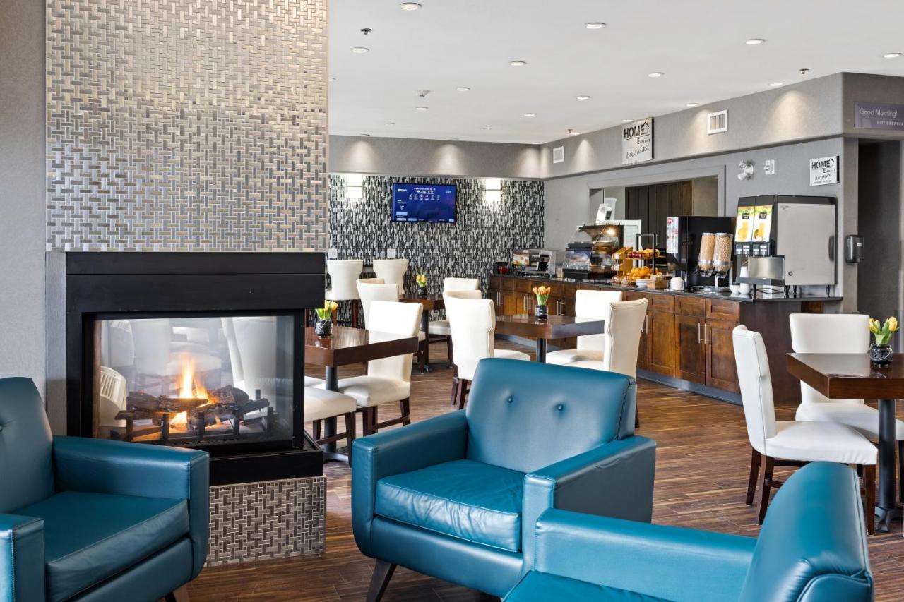 Home Inn & Suites - Swift Current Bagian luar foto