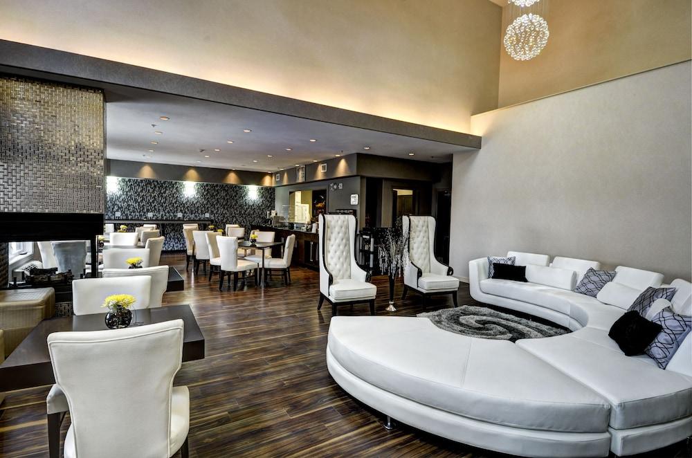 Home Inn & Suites - Swift Current Bagian luar foto